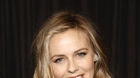 Alicia Silverstone Is Sculpted AF In A Nude PETA Campaign Photo